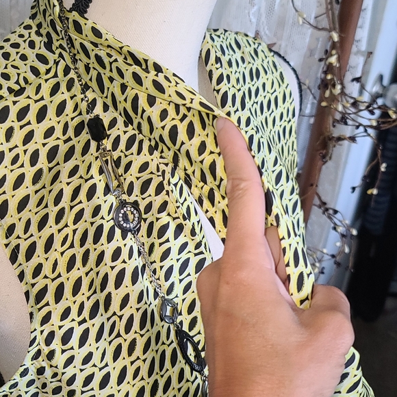 Nine West Sleeveless Top Black Yellow Sz Large - Picture 5 of 14